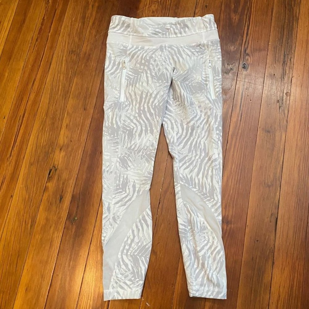 LULULEMON inspire tight II size 4